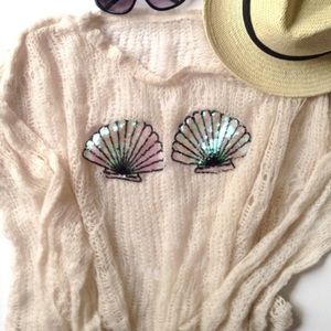 ISO WILDFOX shell bra sweater