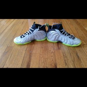 Nike foamposite  6y