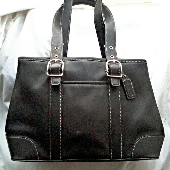 Authentic coach black leather purse