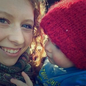 Hi, I'm Katie🌻🌿🌹🌞 Thanks 4 shopping my closet!