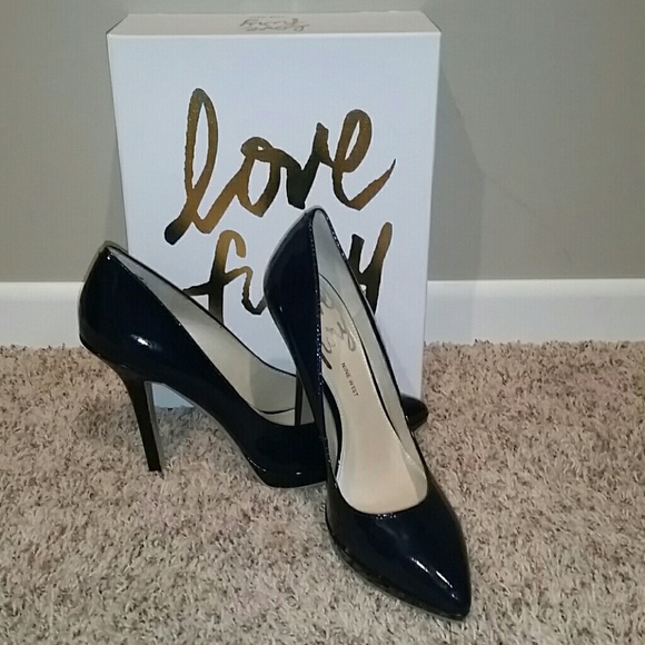 Nine West navy blue pumps
