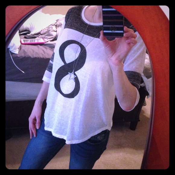 Brand-new Abercrombie and Fitch Tee size medium❤️