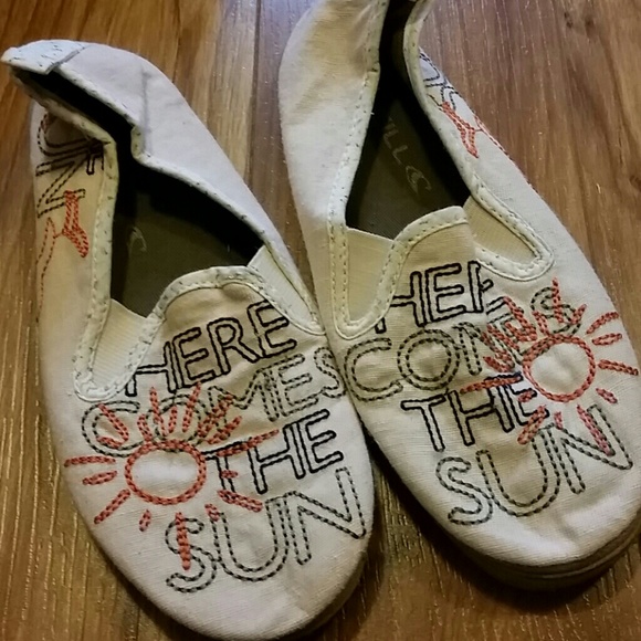 Shoes - Picture 1 of 1