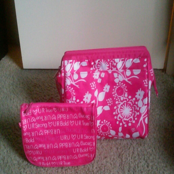 Thirty One Gives Other - ✳Hold for @Peace56✳ One Gives Cosmetice Cases (2)