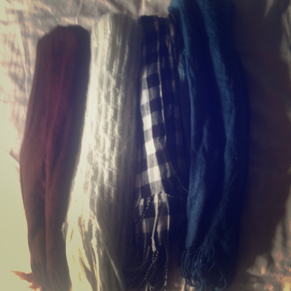 🎀Bundle of scarfs ! 🎀