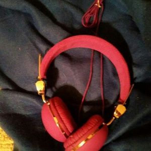 Slick headphones
