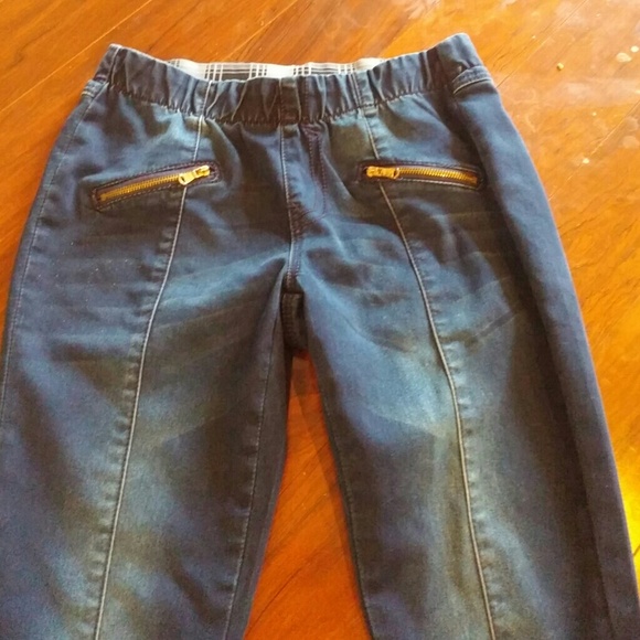 Jeans with zippers