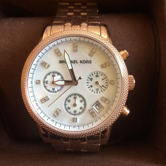 Brand new Michael Kors rose gold jet set watch!