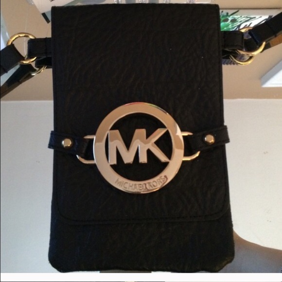 Adorable Michael Kors belt bag!