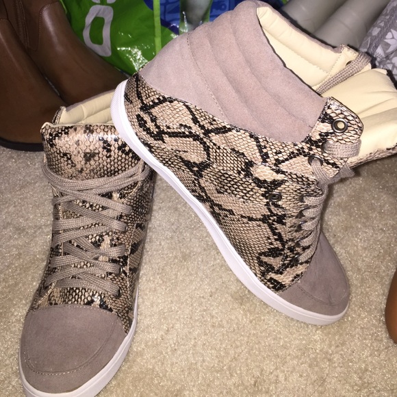 Gray suede & Snake skin Wedge heel sneakers