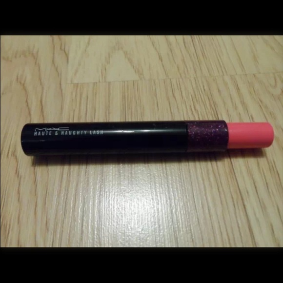 MAC naughty lash mascara