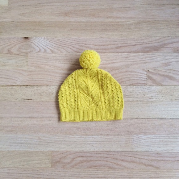 pom pom beanie