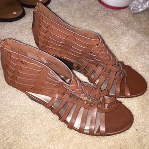American Eagle sz9 brown woven sandals