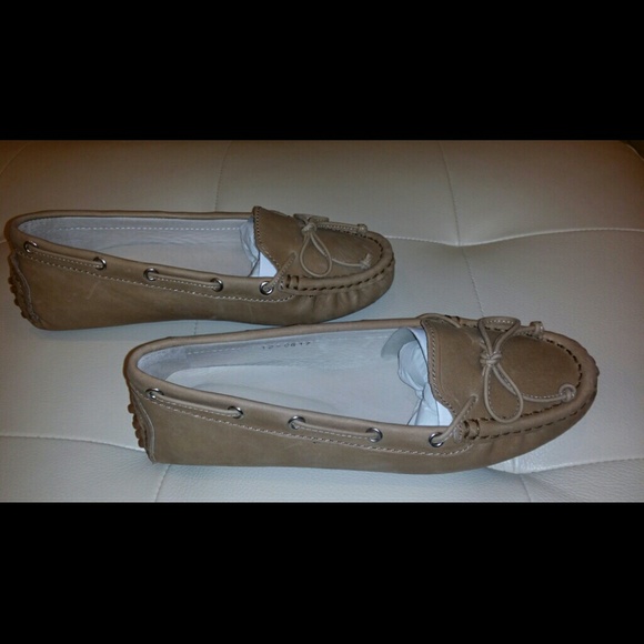 SOLD. SOLD. Soft leather driving mocs NIB - Picture 2 of 4
