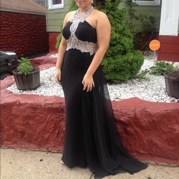 Prom dress! Tailored to fit sz 10 but can b undone