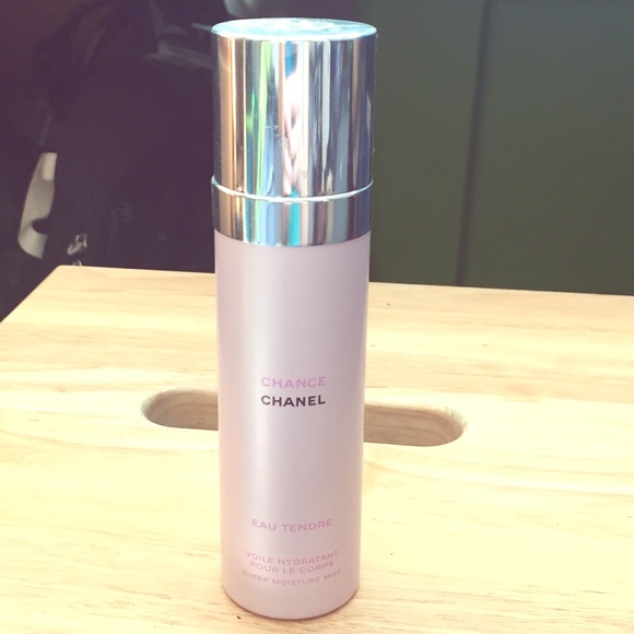 Chance Eau Tendre sheer moisture mist