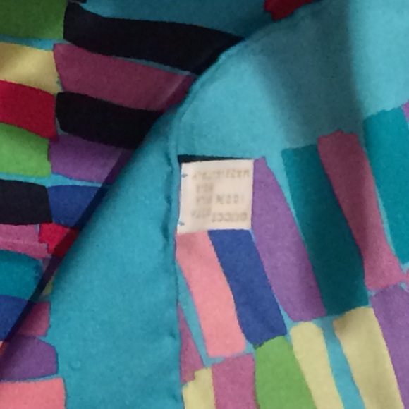 SOLD!!! Gucci perfect vintage silk square scarf - Picture 4 of 4