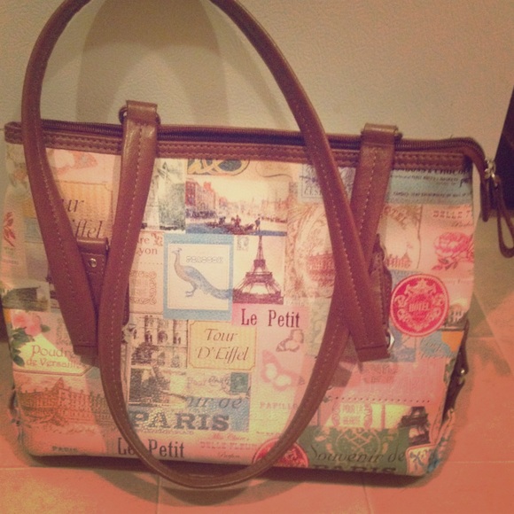 Relic soft feel purse.