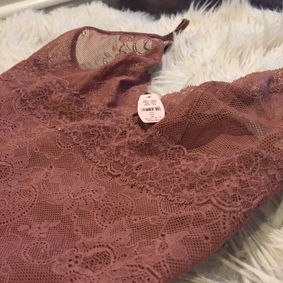 Brand new lace VS onesie - Picture 3 of 4