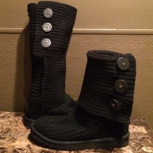 💛💛REDUCED!!💛💛Tall Black Sweater Uggs