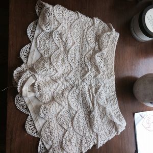 Vintage creme colored lace shorts!