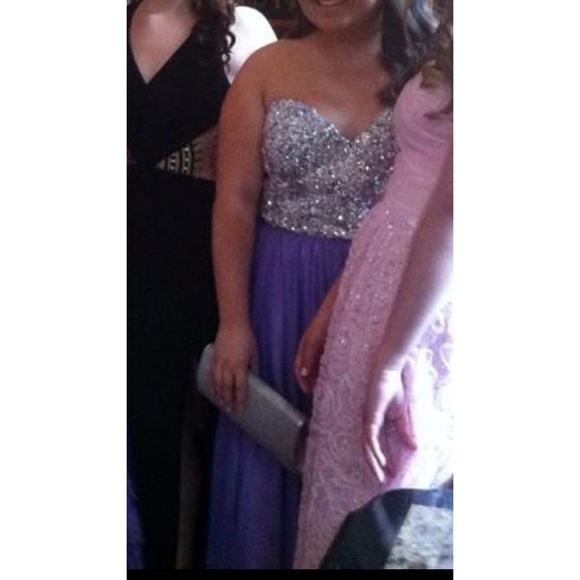 PROM DRESS - Picture 3 of 4