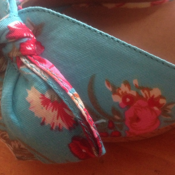 Shoes - Picture 3 of 3