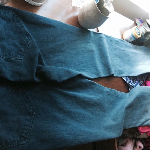 BDG jeans super cute!! Bought at urban outfitters - Picture 2 of 3