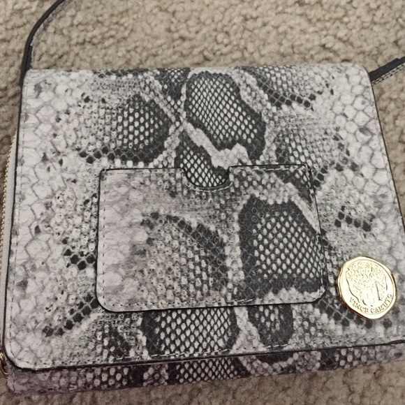 Vince Camuto cross body bag - Picture 2 of 3