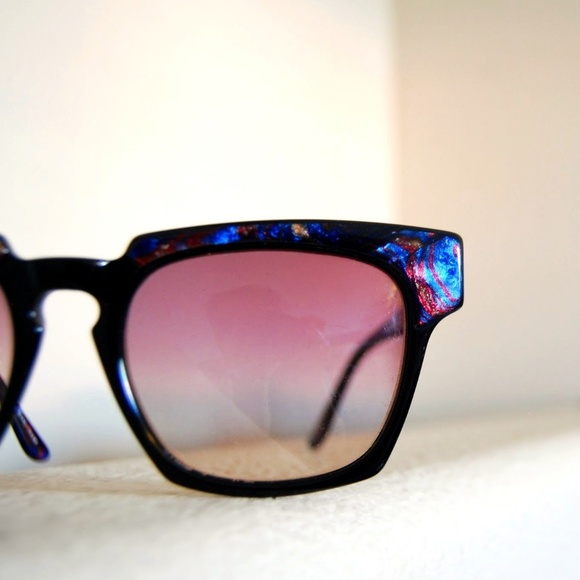 Vintage oversized red & blue metallic sunglasses - Picture 8 of 8