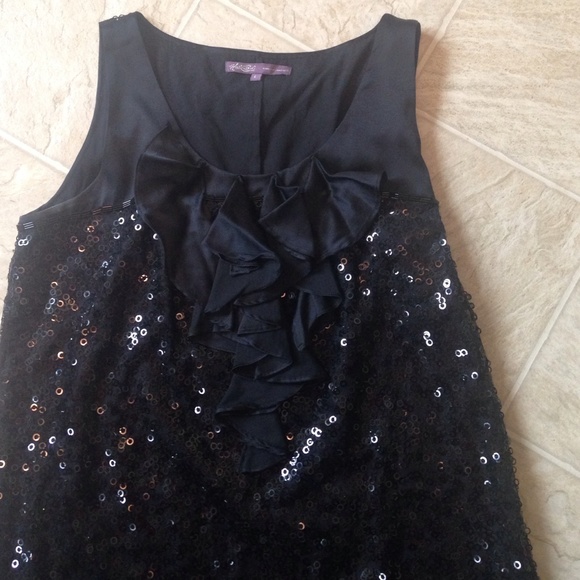 Too small - Picture 2 of 3