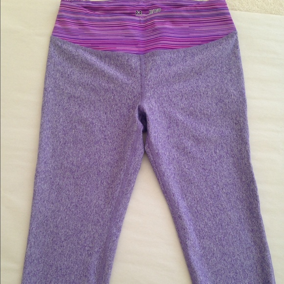 NWT! Underarmour Capri pants XS