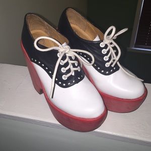 Lindy by Jeffrey Campbell