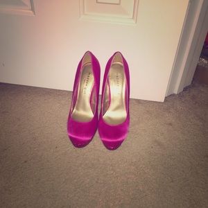 Super cute pair of pink Steve Madden heels.