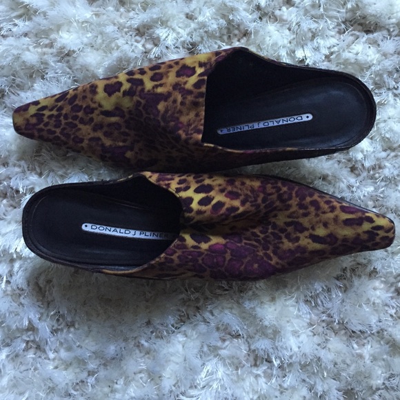 Authentic Donald J Pliner Leopard Slip On