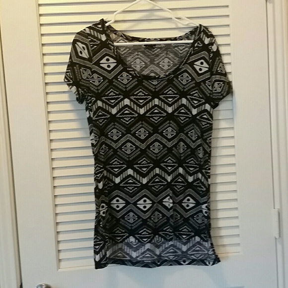 Black & white tribal tee