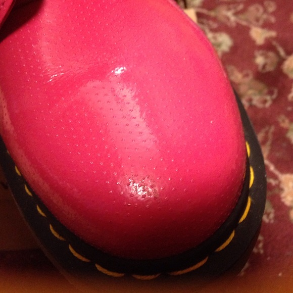 Hot pink 8-eye detailed Dr. Martens - Picture 2 of 4