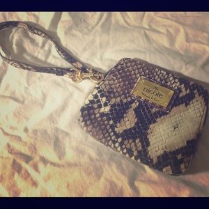 Snake skin coin purse with ID slot and key chain