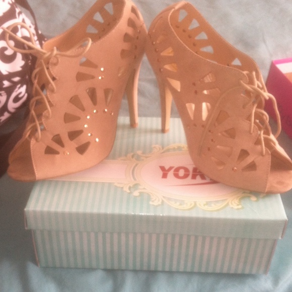 Tan heels!