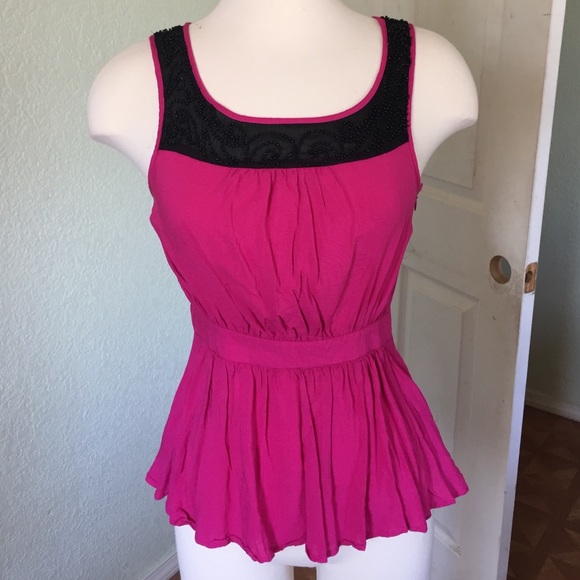 Peplum style top $8 w/ shipping on Ⓜ️ERCARI