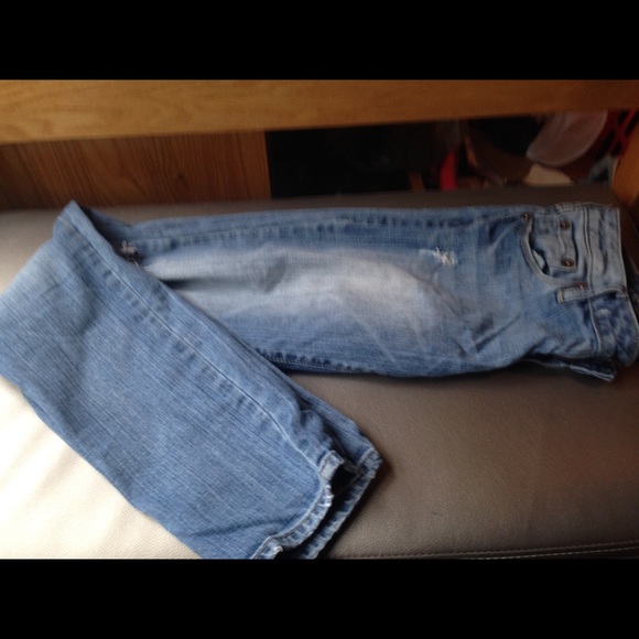 Bullhead distressed jeans