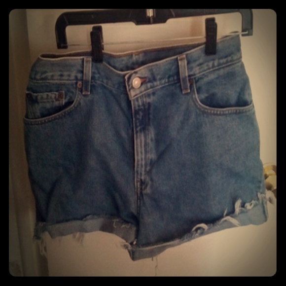 High waist LEVI jean shorts