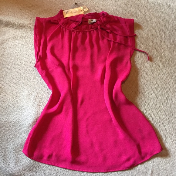 Fushia top - Picture 1 of 2