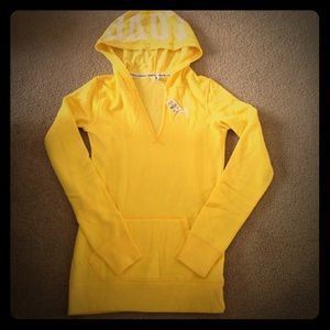 🎀 Pink by VS Yellow Sweater 💕