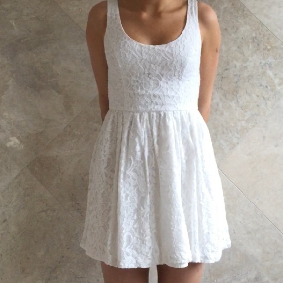 WHITE HOLLISTER DRESS