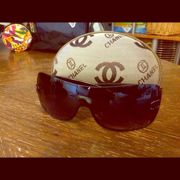Chanel sunglasses never used