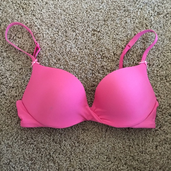 🚫SOLD ON Ⓜ️🚫 Pink vs bra