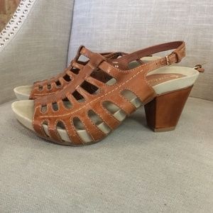 Earthies brand "Sienna" leather sandal