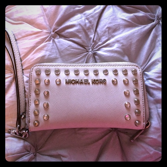 White Michael kors wristlet