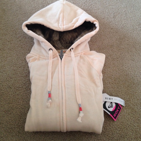 ❌ SOLD ❌ 🎀 Roxy Peachy Sweater 🎀 - Picture 2 of 3